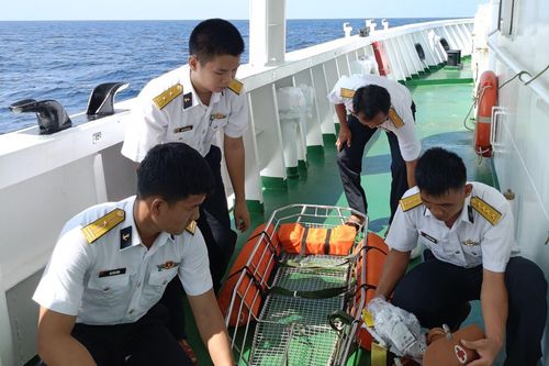 Hải quân điều động 3 tàu tìm kiếm cứu nạn ngư dân gặp nạn trên biển Trường Sa