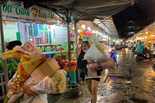 TP. HCM: Chợ hoa Hồ Thị Kỷ đìu hiu trước ngày 20/10