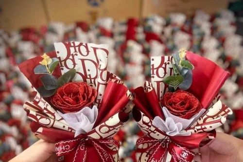 Điểm tin kinh tế - thị trường ngày 19/10/2023: Hoa sáp 'phủ sóng' chợ 20/10; vàng tăng mạnh
