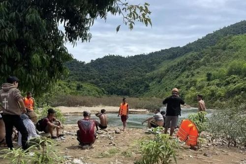 Tìm thấy thi thể người đàn ông mất tích khi di chuyển qua khe suối