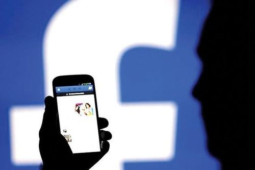 Liên minh châu Âu điều tra Facebook và TikTok