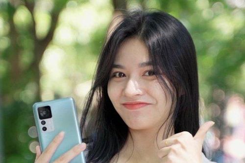 Những điện thoại 'ngon', giảm giá còn 9 triệu