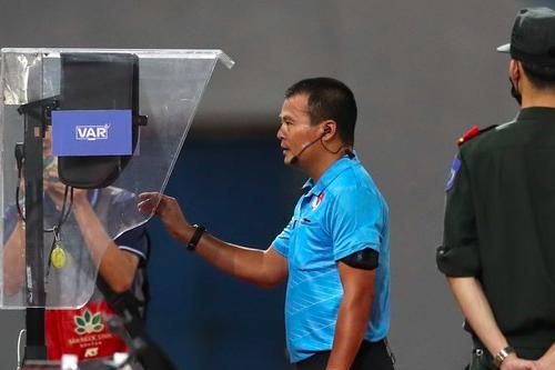 Trưởng Ban tổ chức V-League lên tiếng sau tình huống VAR gây tranh cãi
