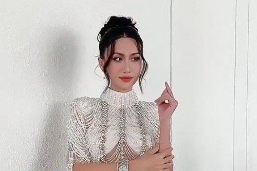'Chị đẹp' Bắc Giang khiến fan phải 'dụi mắt' khi mặc váy gây ảo giác lên thảm đỏ