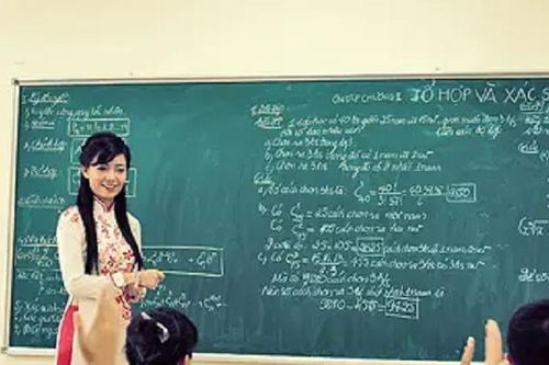 Bản tin 22/10: Thanh Hóa tuyển dụng đặc cách 136 giáo viên THPT