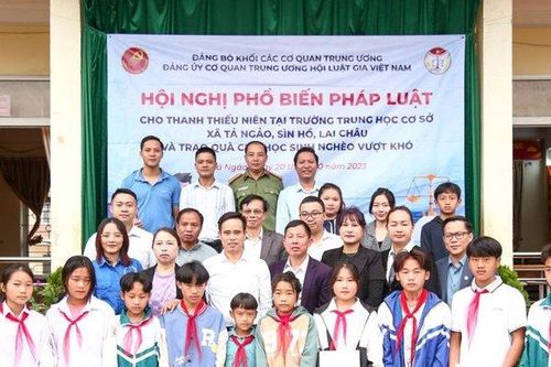 Trang bị kiến thức pháp luật cho thanh thiếu niên vùng cao