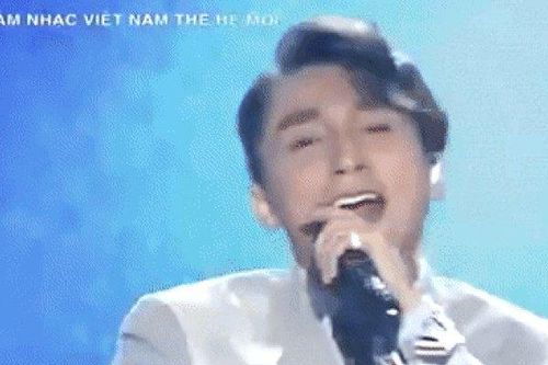 Phần trình diễn của Sơn Tùng M-TP tại Vietnam Idol gây tranh cãi