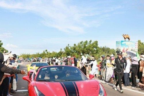 Đại gia Hoàng Kim Khánh khiến dân tình 'mãn nhãn' khi trình diễn roadshow siêu xe trong Lễ hội diều - xác lập kỷ lục diều lớn nhất Việt Nam