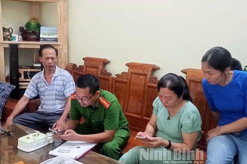 UBND tỉnh chỉ đạo tiếp tục đẩy mạnh công tác tuyên truyền và kích hoạt tài khoản định danh điện tử
