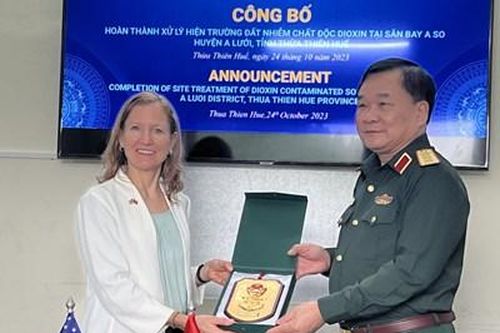 Thượng tướng Hoàng Xuân Chiến tiếp Giám đốc Cơ quan Phát triển Quốc tế Hoa kỳ tại Việt Nam