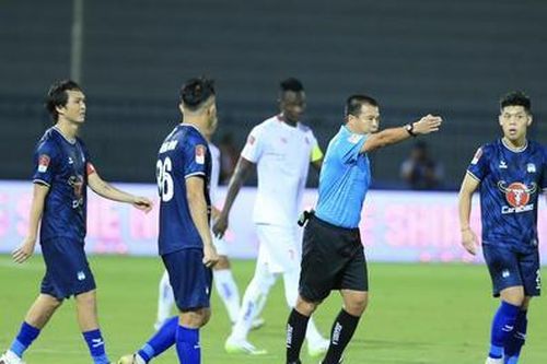 FIFA mang vui tới bóng đá Việt Nam