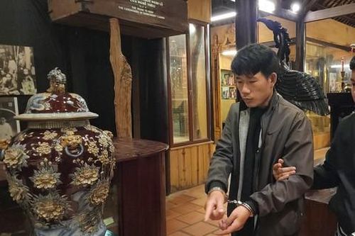 Lâm Đồng: Bắt nhóm đối tượng nghiện ma túy chuyên trộm đồ gốm sứ có giá trị cao