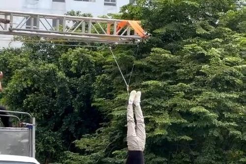 Vụ Quốc Cơ - Quốc Nghiệp diễn xiếc chồng đầu đi xe máy không có dấu hiệu tội phạm