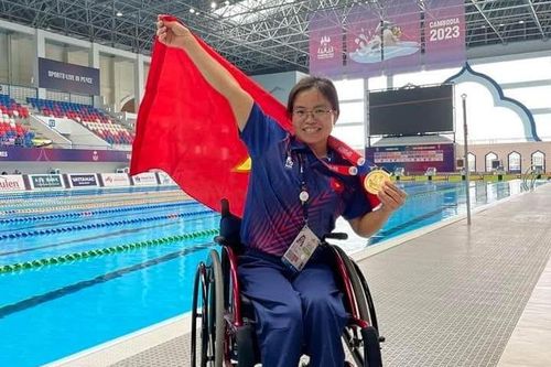 'Kình ngư' Vi Thị Hằng có cú đúp huy chương tại Asian Para Games 2023
