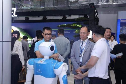 CMC giới thiệu nhiều sản phẩm công nghệ mang tính tiên phong đổi mới, sáng tạo tại VIIE 2023