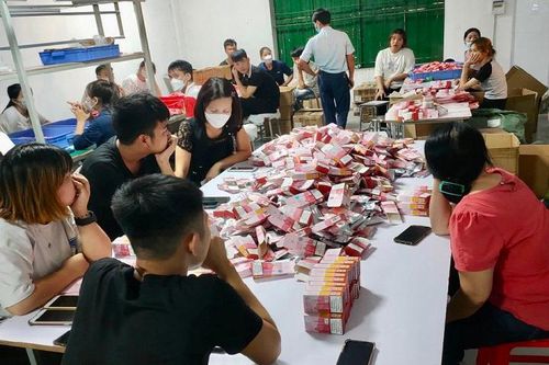 Phát hiện, tạm giữ số lượng thuốc lá điện tử lớn kỷ lục