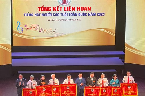 Bế mạc Liên hoan Tiếng hát người cao tuổi toàn quốc 2023