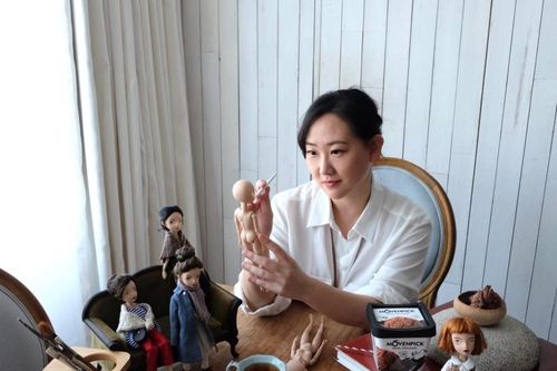 Người phụ nữ xây ước mơ từ búp bê