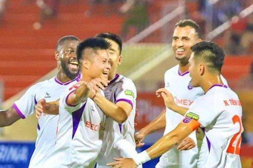 Tân binh ghi bàn, Bình Dương hạ đẹp Bình Định