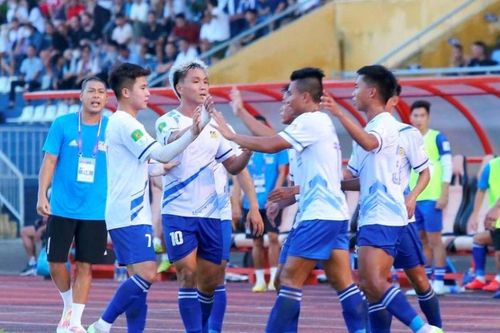 CLB Huế thắng đẹp, Hạng Nhất đã có bất ngờ