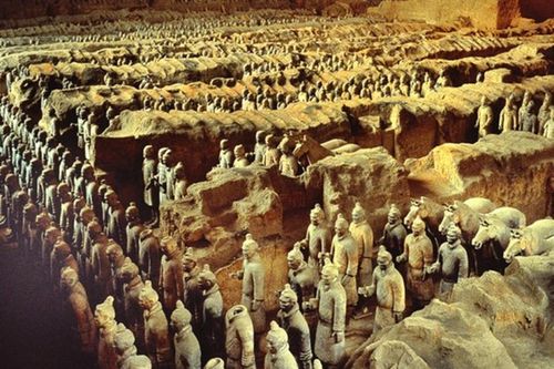 Bức tượng nứt ra, lộ bí mật về đội quân đất nung Tần Thủy Hoàng
