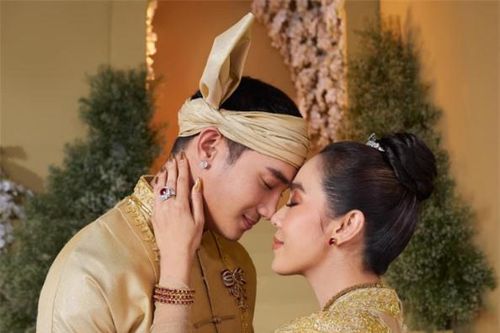 'Nam thần Miến Điện' có đám cưới dát vàng với vợ hơn 9 tuổi, thực hư ra sao?