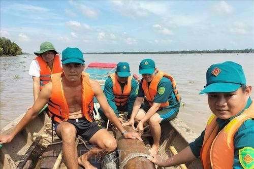 Công binh xử lý an toàn quả bom nặng gần 340 kg