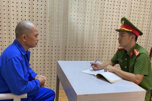 Lén quay clip 'em gái mưa' với 'tình địch' trong nhà nghỉ rồi đe dọa tống tiền