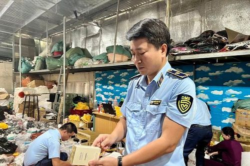 Hàng loạt vụ việc bán hàng giả trên không gian mạng bị phát hiện, xử lý