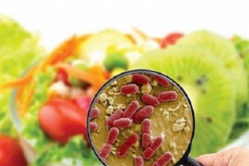 Đắk Nông: Sau bữa ăn chiều, 59 học sinh bị đau bụng, buồn nôn, đau đầu