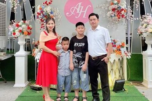 Mùi của bố còn lưu trên gối