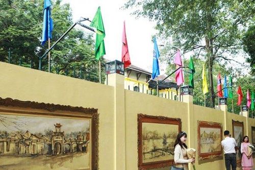 Cổng trường THPT Phan Đình Phùng bất ngờ 'thay áo mới'
