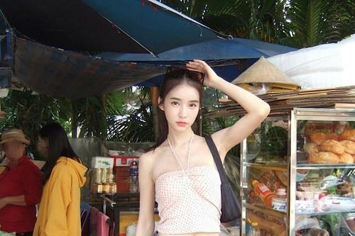 'Thiên thần chuyển giới' Thái Lan xinh đẹp 'gây sốt' trên phố Hà Nội