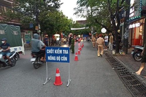 Xử lý nghiêm các đối tượng 'né chốt' đo nồng độ cồn, chống người thi hành công vụ