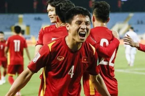 Vé xem tuyển Việt Nam đấu Philippines hạ giá vẫn... ế