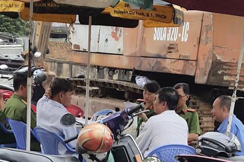 Bác toàn bộ kháng cáo, giữ nguyên bản án sơ thẩm