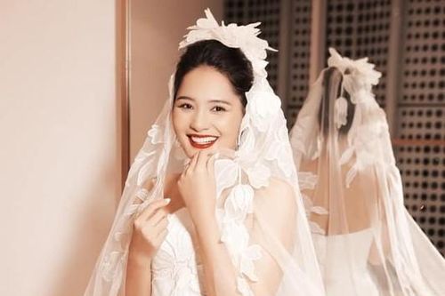 Hoa hậu Hương Giang hóa cô dâu xinh đẹp ở tuổi U40