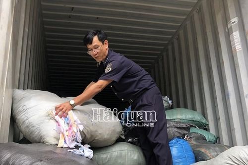 Bản tin Chống buôn lậu 8/11: Xử lý thuốc lá điện tử không nguồn gốc; Phạt cơ sở kinh doanh điện thoại