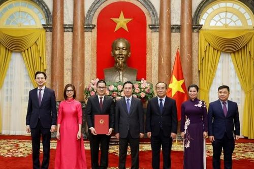 Chủ tịch nước trao quyết định bổ nhiệm Đại sứ Việt Nam tại Philippines nhiệm kỳ 2023-2026