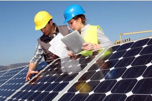 Dự báo giá thiết bị năng lượng mặt trời trong năm 2023-2024