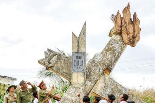 Viết sử bằng dòng nhớ