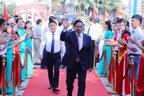 Thủ tướng Chính phủ Phạm Minh Chính dự lễ kỷ niệm 60 năm thành lập Trường THPT Cẩm Thủy 1