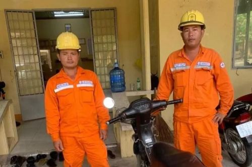 Giả danh nhân viên điện lực để bán bóng đèn kém chất lượng