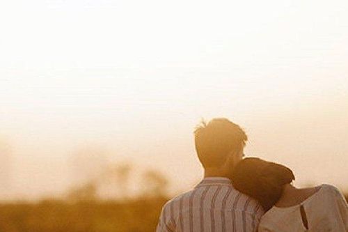 Nếu đàn ông im lặng ở 3 thời điểm này chứng tỏ họ 'không cần' bạn nữa
