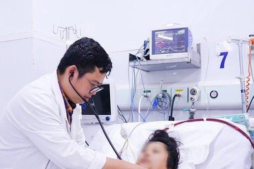 Hi hữu thai phụ bị sản giật, ngưng tim 2 lần được cứu sống