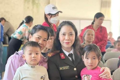 Nữ Trung tá trải lòng về Giải báo chí toàn quốc Vì sự nghiệp Giáo dục Việt Nam
