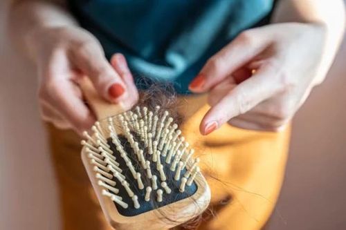 Nhận biết bệnh rụng tóc và cách ngăn ngừa tình trạng tóc rụng quá nhiều
