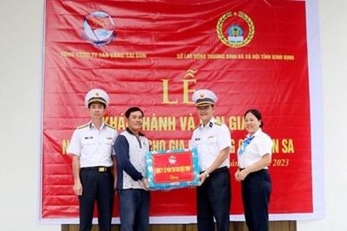 Tổng công ty Tân cảng Sài Gòn bàn giao nhà tình nghĩa tại Bình Định
