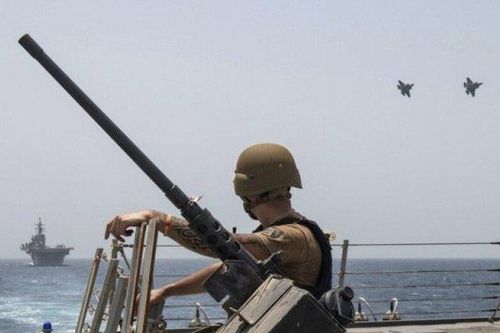 Phát hiện UAV lạ tới gần, tàu chiến Mỹ bắn hạ ngay lập tức