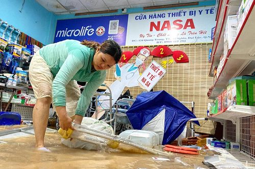 Nguyên nhân ngập lụt diện rộng, mưa lũ khiến 5 người chết và mất tích ở Trung Bộ